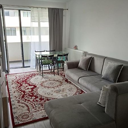 Deluxe 2 Bedroom Apartment With Balcony And Private Parking Bragadiru Esterno foto