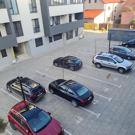 Deluxe 2 Bedroom Apartment With Balcony And Private Parking Bragadiru Esterno foto