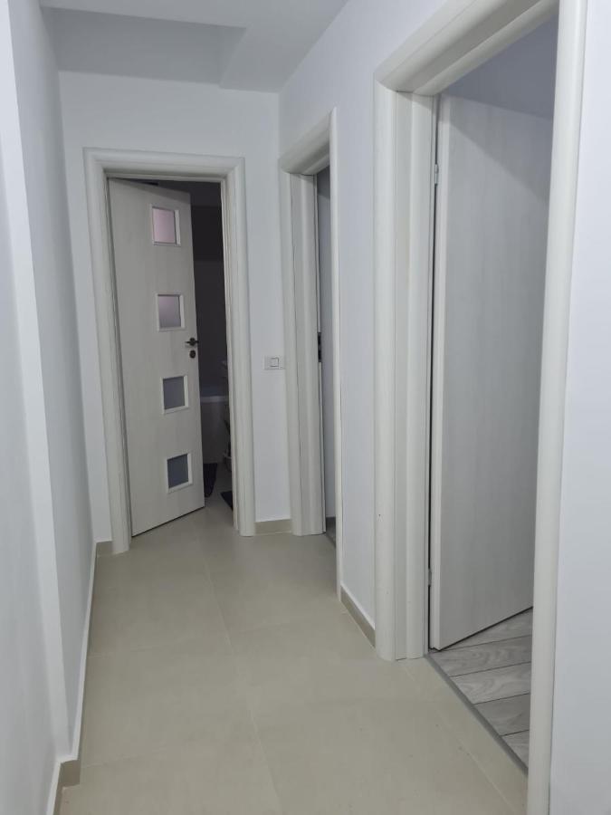 Deluxe 2 Bedroom Apartment With Balcony And Private Parking Bragadiru Esterno foto