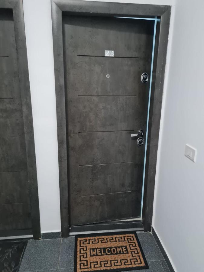 Deluxe 2 Bedroom Apartment With Balcony And Private Parking Bragadiru Esterno foto
