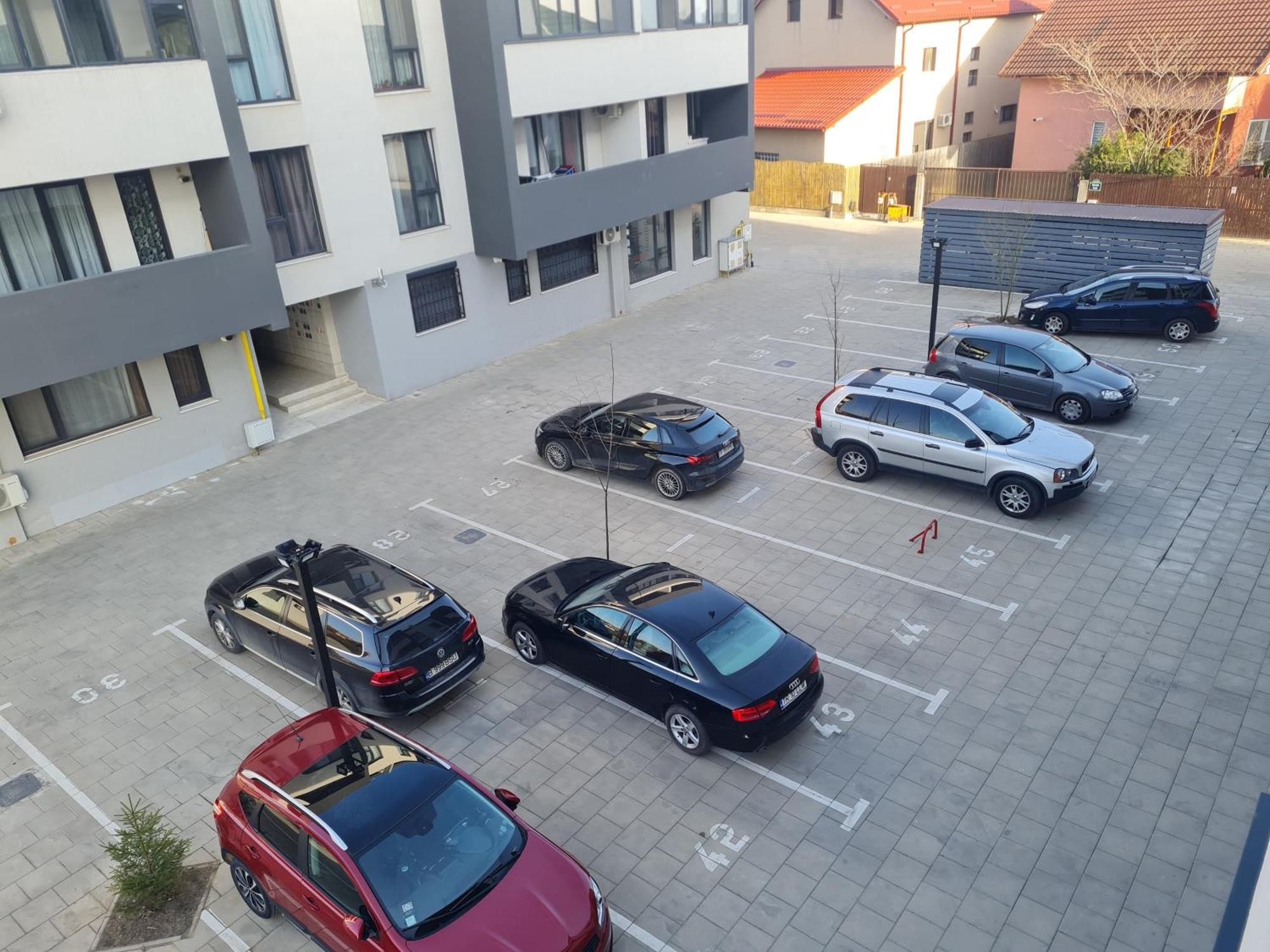 Deluxe 2 Bedroom Apartment With Balcony And Private Parking Bragadiru Esterno foto