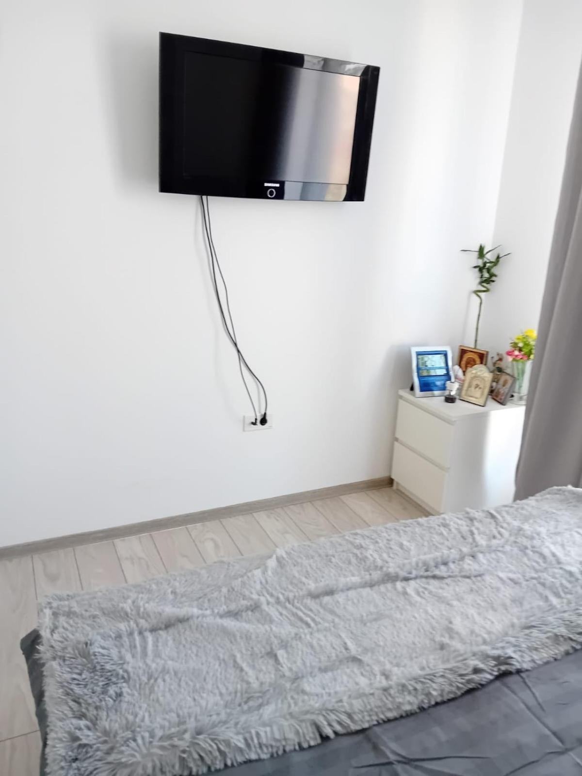 Deluxe 2 Bedroom Apartment With Balcony And Private Parking Bragadiru Esterno foto